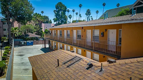 Oxford Suites Photo 1