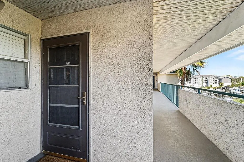 5567 Sea Forest Dr, apt 324 — Photo 2