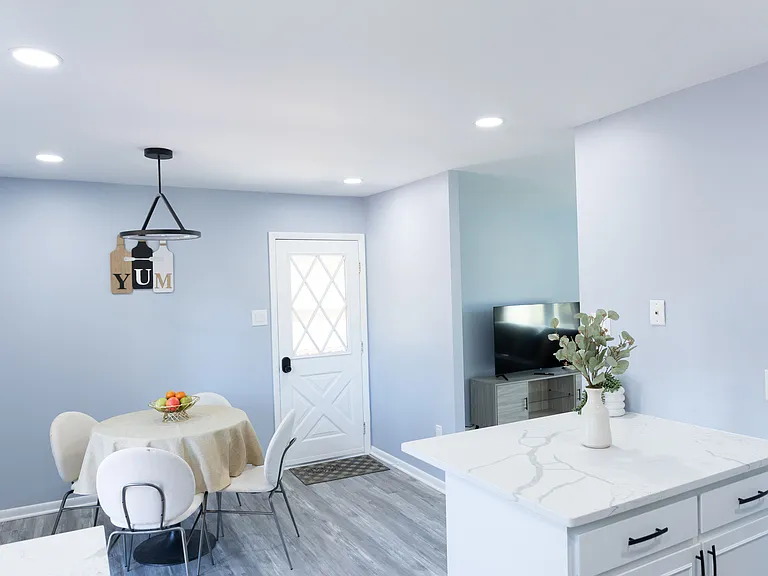 412 Kingswood Ter #1 — Photo 5