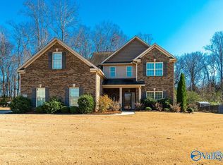 100 Chase Ridge Cir, Huntsville, AL 35811