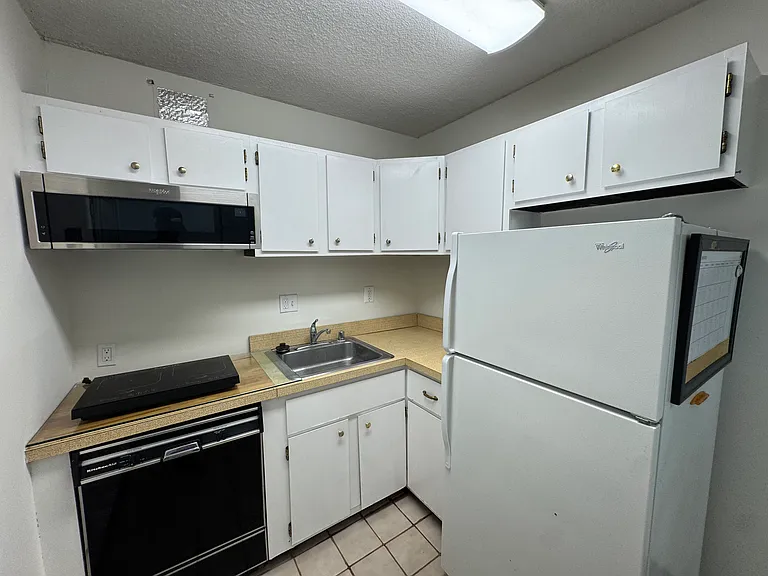 2059 Huntington Ave #1008 — Photo 11