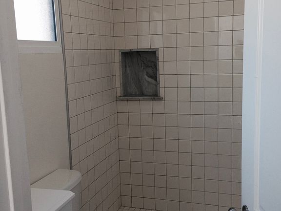5th image of 2639 Rich St