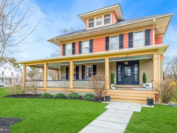 127 W Broad St, Hopewell, NJ 08525