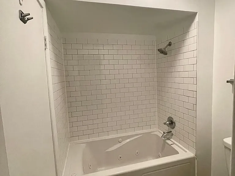 1025 Park Crest Dr — Photo 3