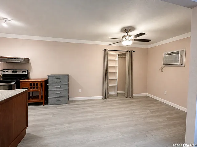 1 bed, 1.0 bath, 520 sqft, $1,250 — Photo 2