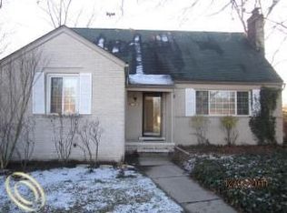 1628 E Maple Rd, Birmingham, MI 48009