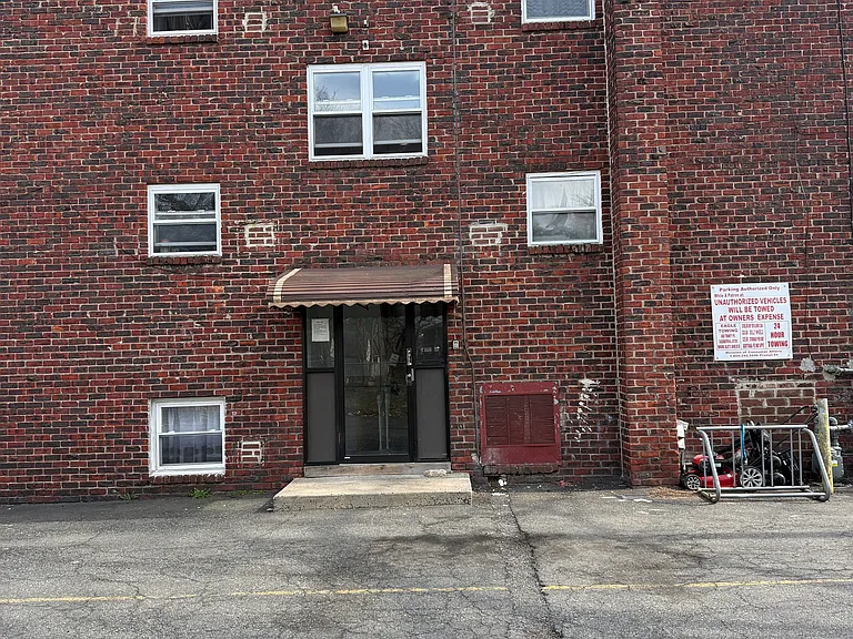 1425 E Saint Georges Ave #4B — Photo 9