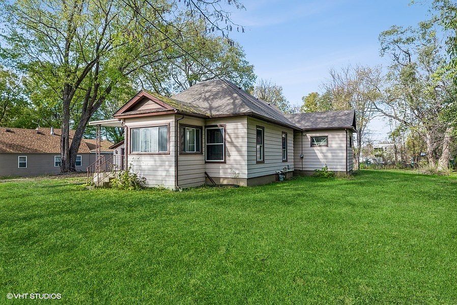 Welcome to 212 Pope Street settled on almost 1/2 acre!