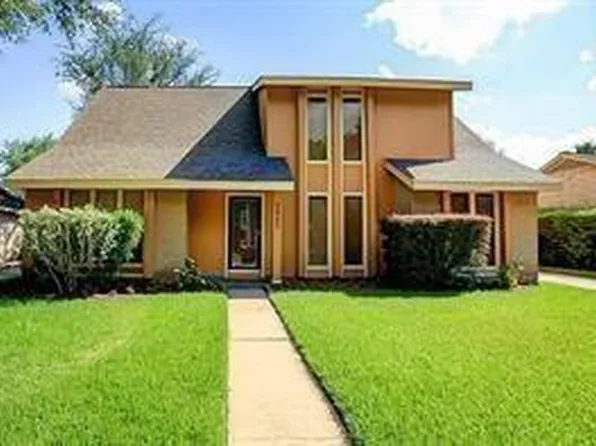 2907 Colonial Dr, Sugar Land, TX 77479