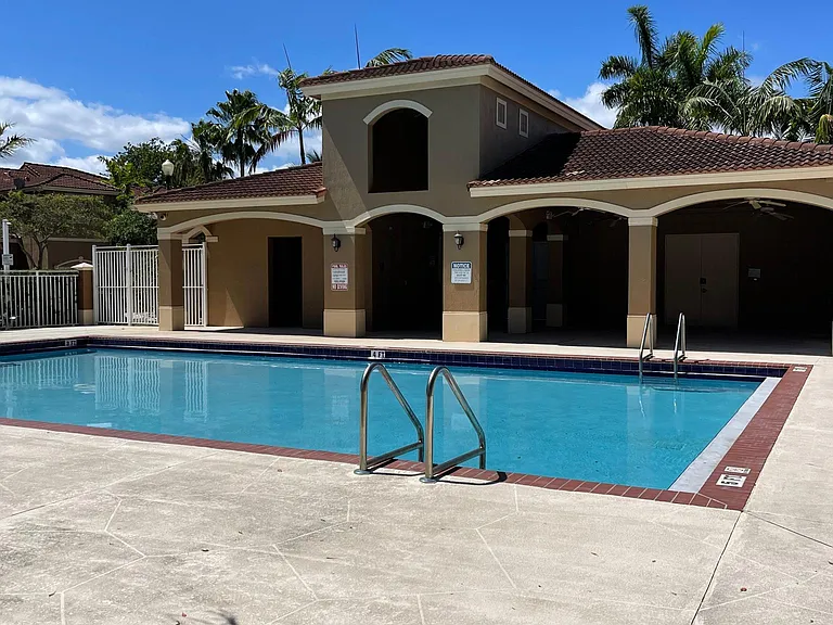 21477 SW 85th Psge — Photo 30