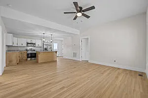 249 Luffman Rd — Photo 8