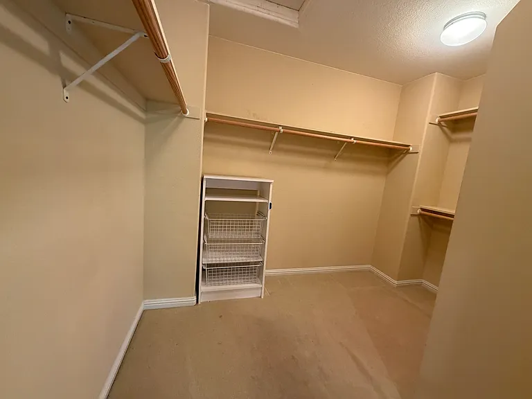 128 Regent Dr — Photo 24