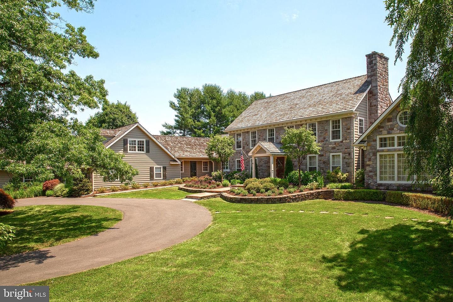 House on the Hill ロンパース＆ボンネット House on the Hill (@houseonthehillbaby) • Instagram photos and videos