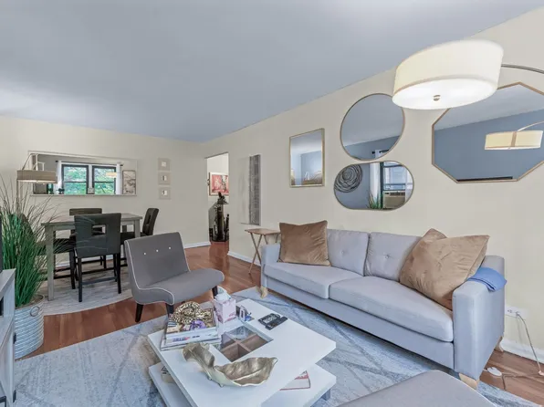 118-66 Metropolitan Avenue image 12 of 16