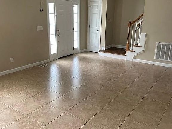 4th image of 151 Bear Oak Dr