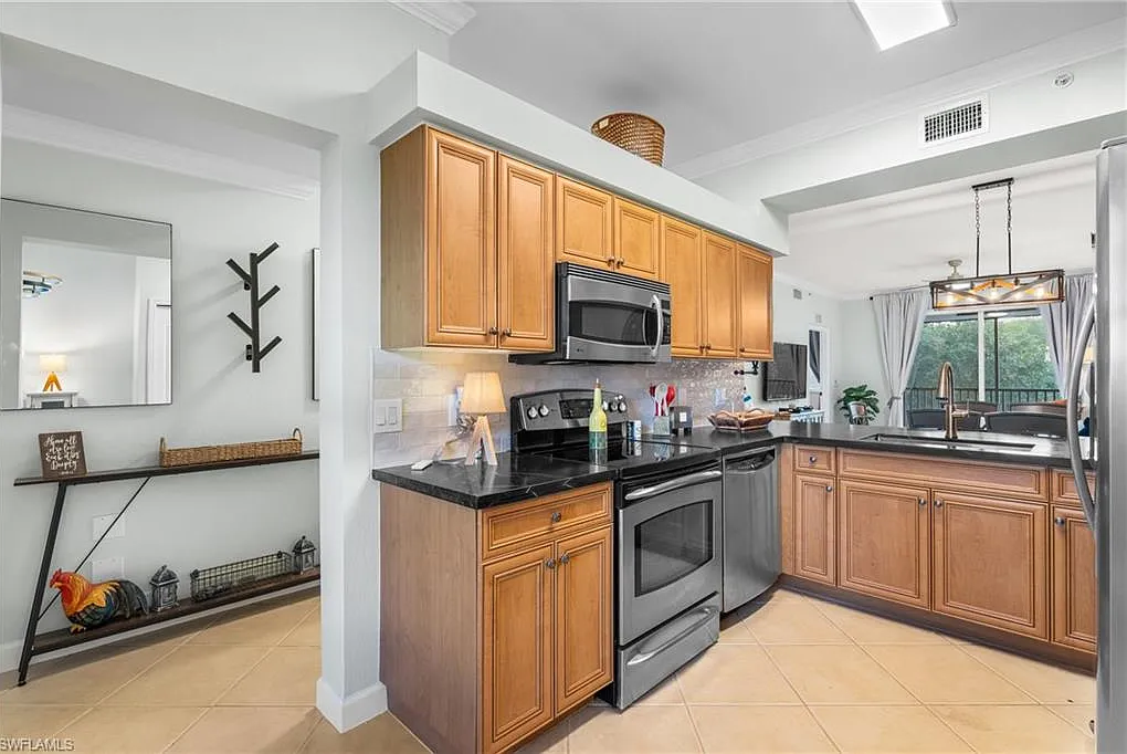 2 bed, 2.0 bath, 1194 sqft, $2,250 — Photo 3