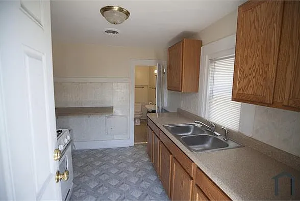 506 S Joliet St — Photo 1