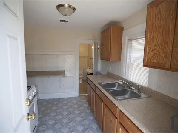 506 S Joliet St, Joliet, IL 60436