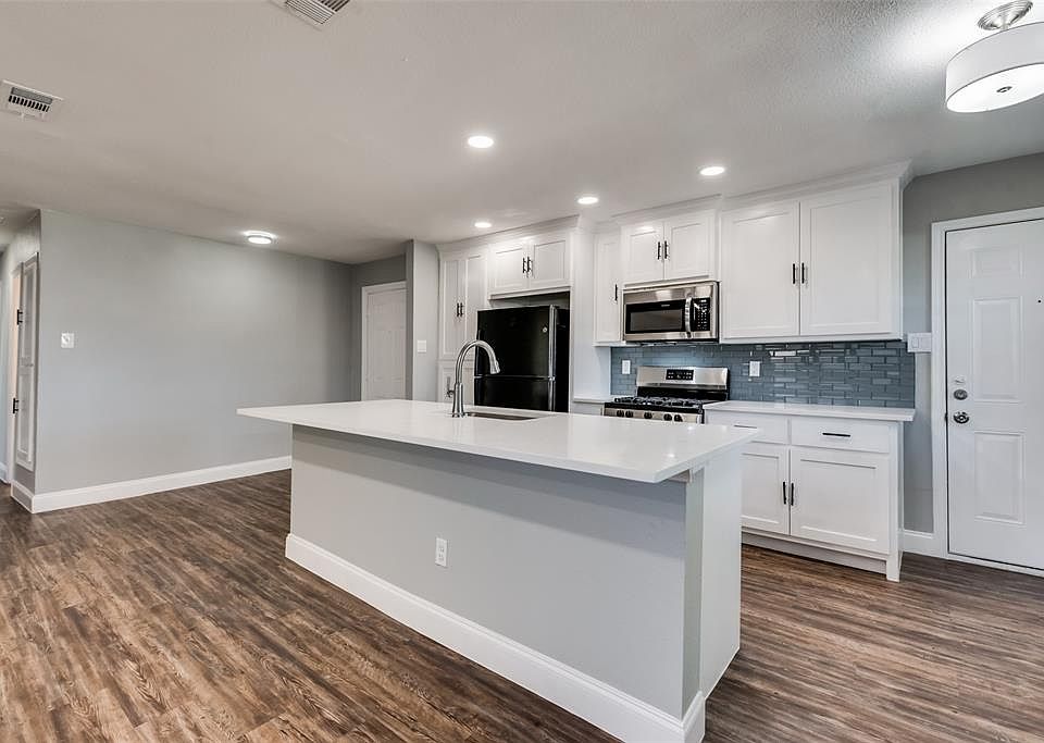 1st image of 2321 Bayberry Dr