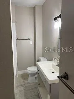 912 E Saint Clair St — Photo 8