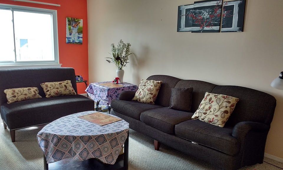 Spacious living room 