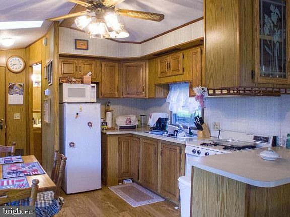 5th image of 303-304 Huron Lane Gln #1
