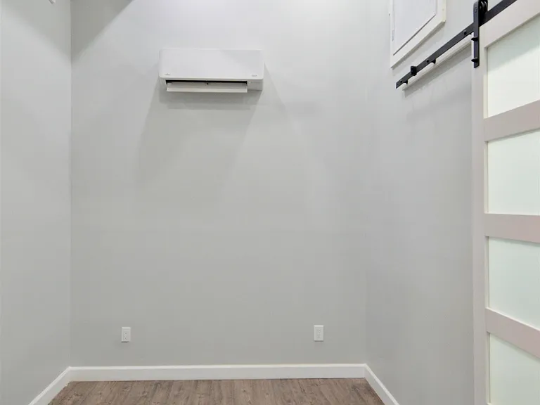 513 Avenue A #1 — Photo 22