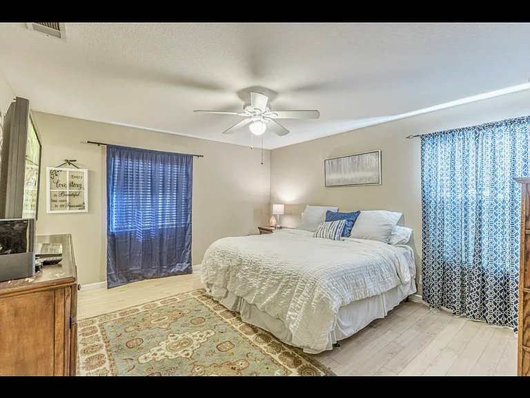 2108 Knollwood Ct — Photo 13