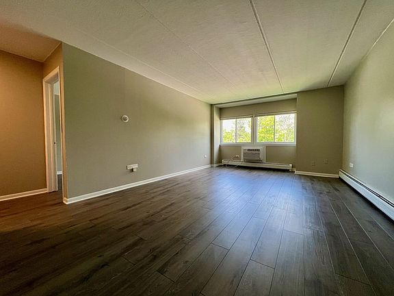 5th image of 170 E Lake St APT 214