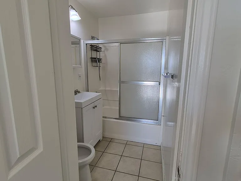 1441 E Jackson St — Photo 6