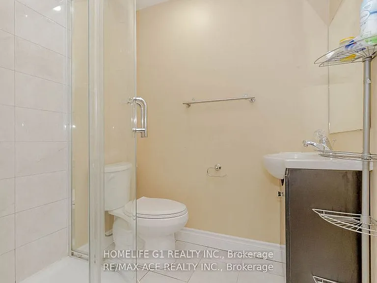 1319 Greenwood Cres — Photo 33