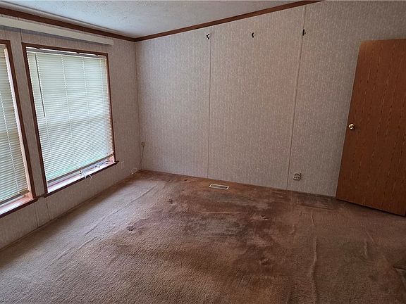 3rd image of 369 Smithfield Highhouse Rd