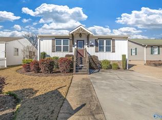 1640A Blount Ave, Guntersville, AL 35976