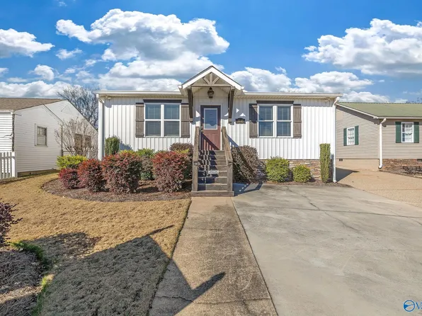 1640A Blount Ave, Guntersville, AL 35976