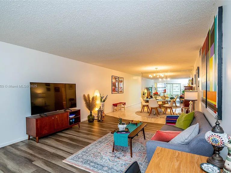 2101 Lucaya Bnd #C1 — Photo 11