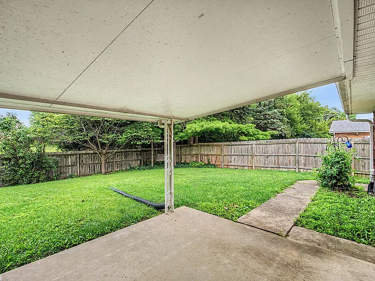 452 Jamesway Dr — Photo 15