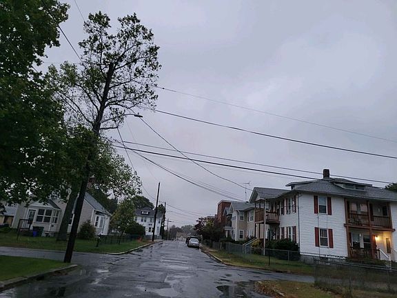 Exterior Neighborhood (street photo)