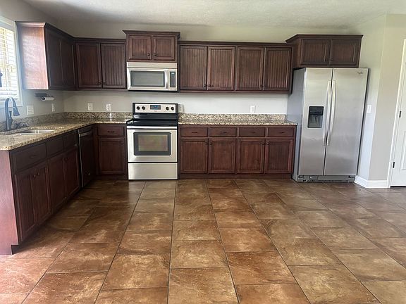 5th image of 65 Birch Hollow Ln