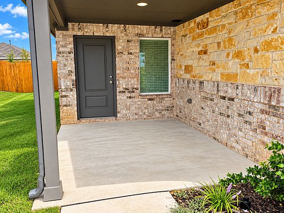 3rd image of 15016 Bushwacker Way