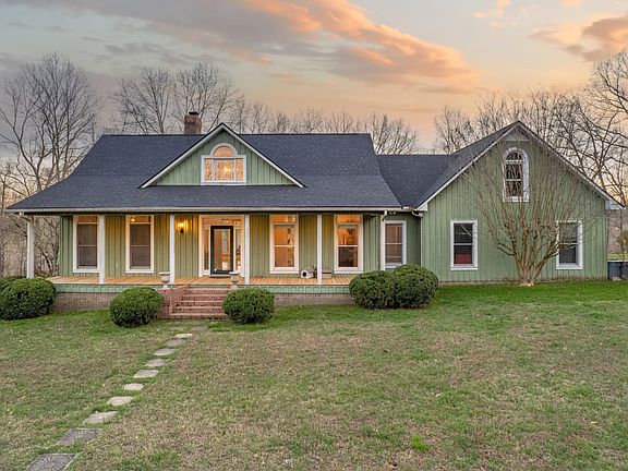 4th image of 925 Bumpas Rd