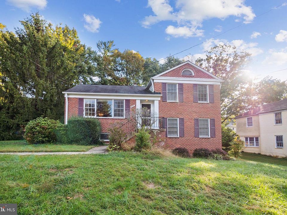 1st image of 613 Blossom Dr