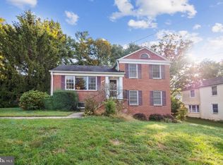 613 Blossom Dr, Rockville, MD 20850