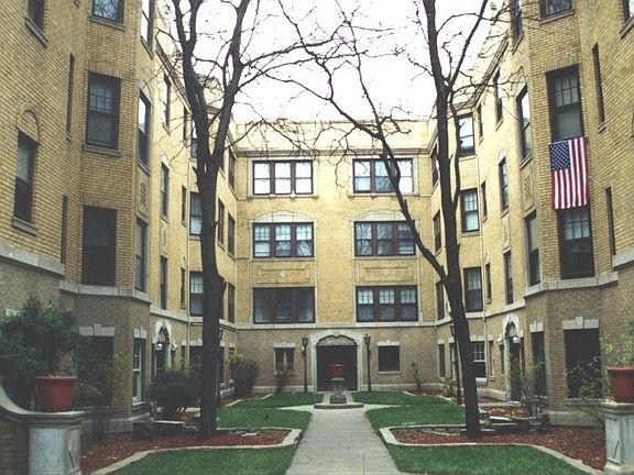 2nd image of 7373 N Damen Ave APT E3