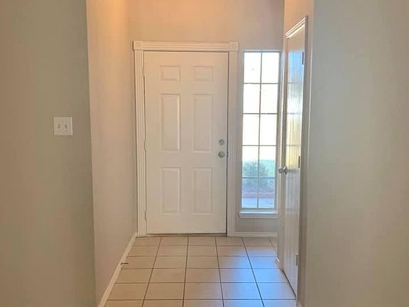 3rd image of 717 Sandgate Dr