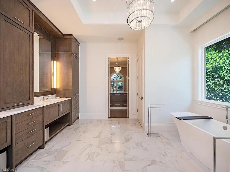 740 Banyan Blvd — Photo 16