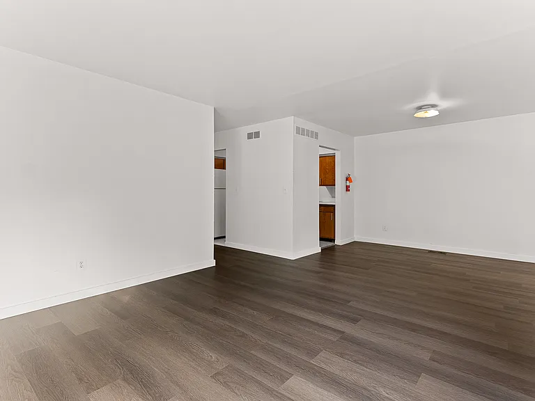 221 N Normal St — Photo 3