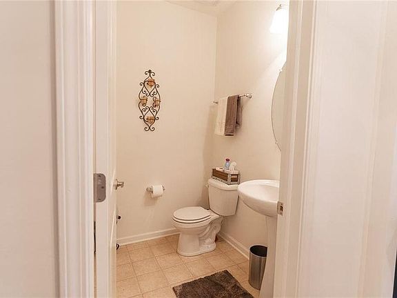 5th image of 16318 Bay Meadow Cir