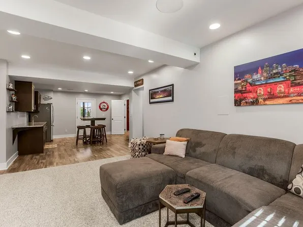 488 S 137th Pl, Bonner Springs, KS 66012