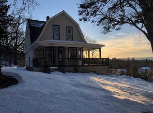 940 Ravine Rd, Niskayuna, NY 12309