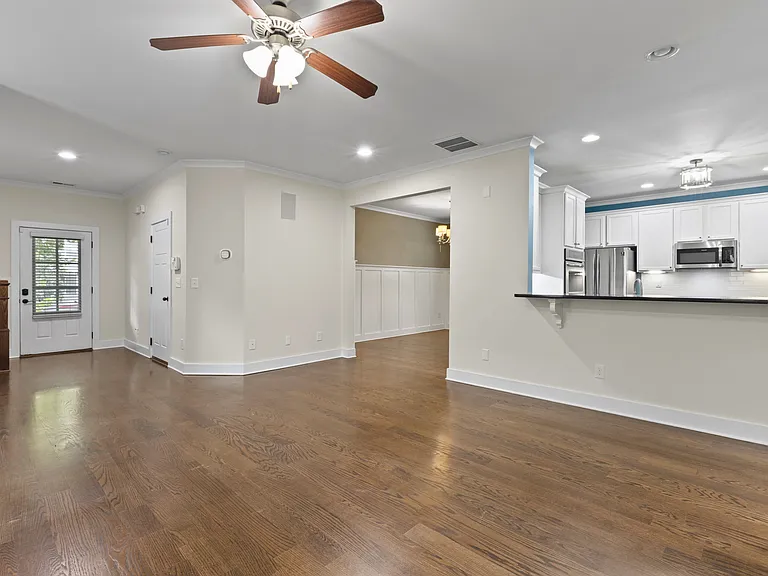 1455 Reynolds Dr — Photo 6